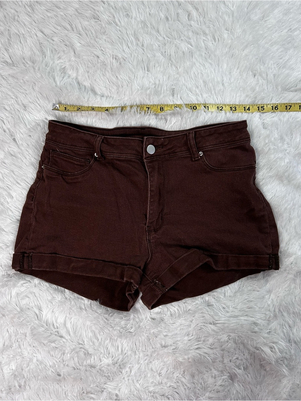 Brown cuffed shorts